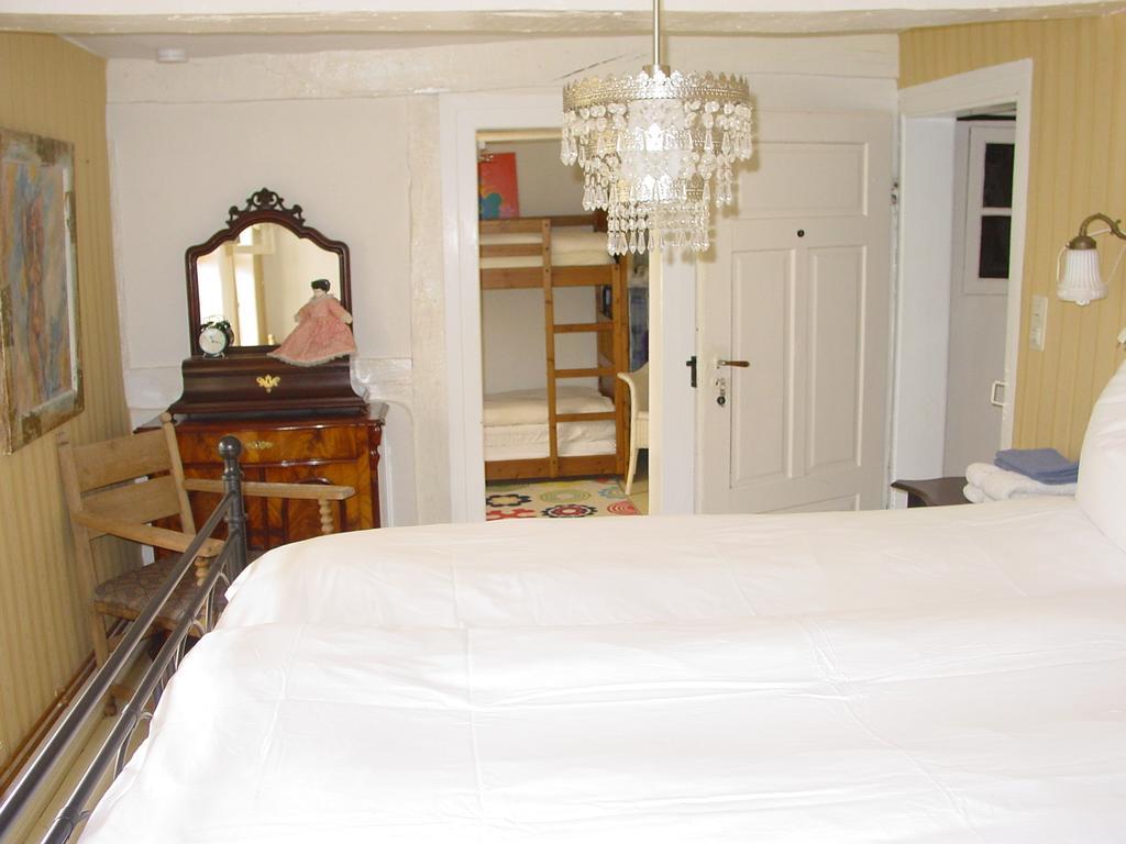 Robert'S Bed & Breakfast Helmarshausen Ngoại thất bức ảnh