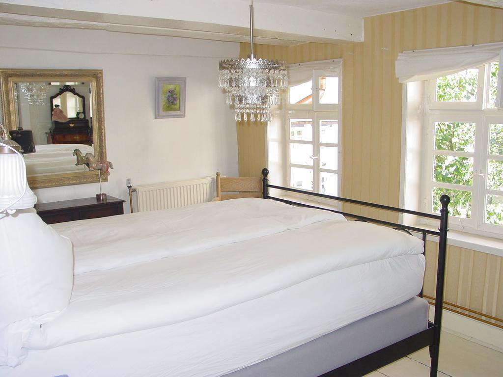 Robert'S Bed & Breakfast Helmarshausen Ngoại thất bức ảnh