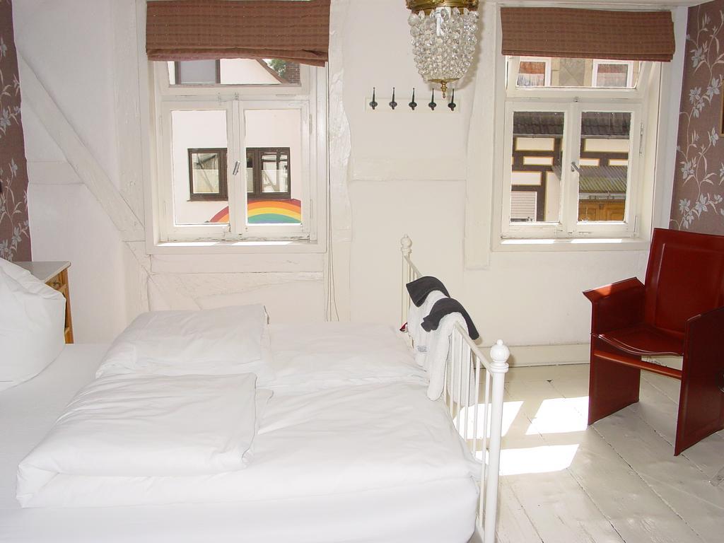 Robert'S Bed & Breakfast Helmarshausen Ngoại thất bức ảnh