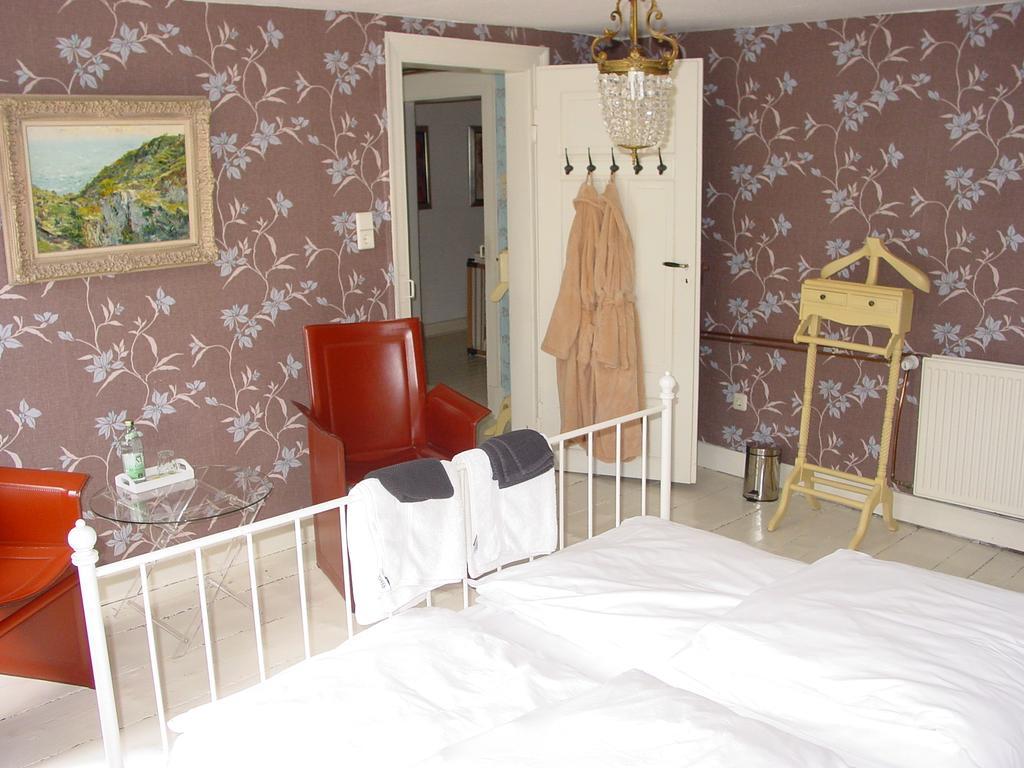 Robert'S Bed & Breakfast Helmarshausen Ngoại thất bức ảnh