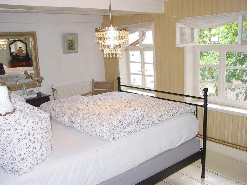 Robert'S Bed & Breakfast Helmarshausen Ngoại thất bức ảnh