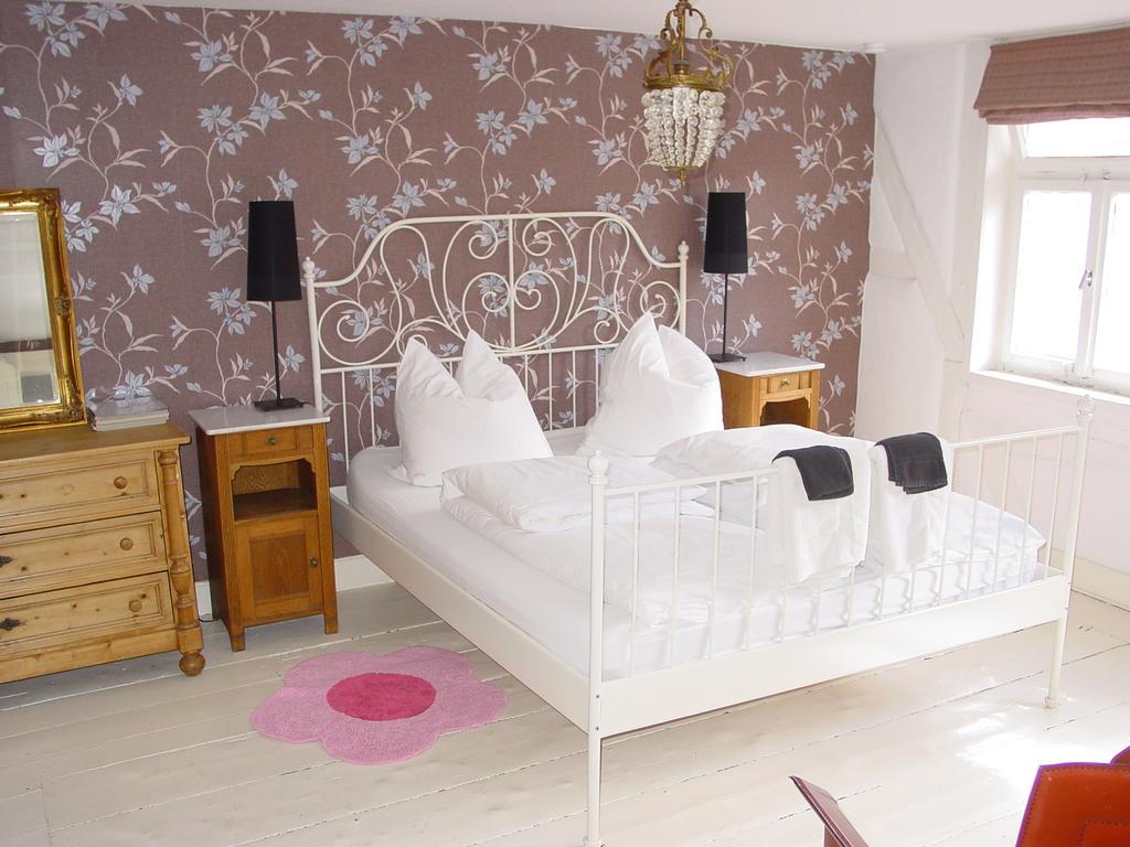 Robert'S Bed & Breakfast Helmarshausen Ngoại thất bức ảnh